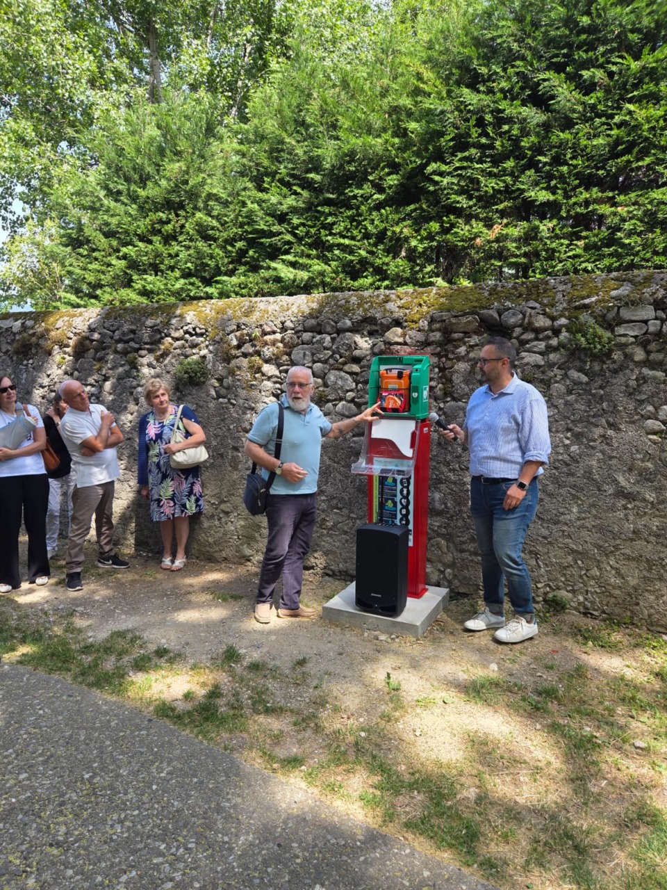 Inaugurazione del defibrillatore sulla passerella a lago di Abbadia Lariana
