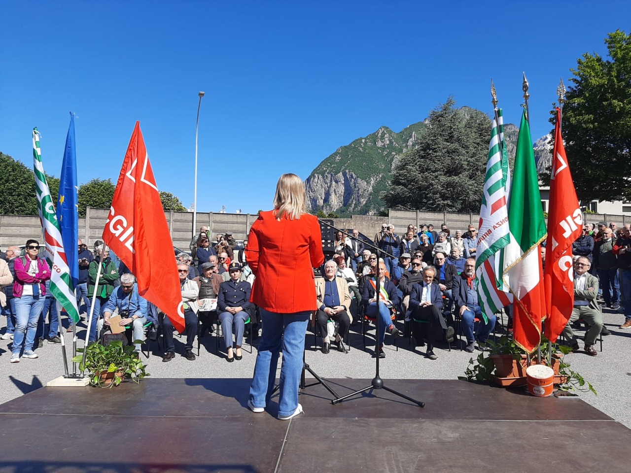 Intitolato a Pino Galbani il piazzale sindacale di Lecco