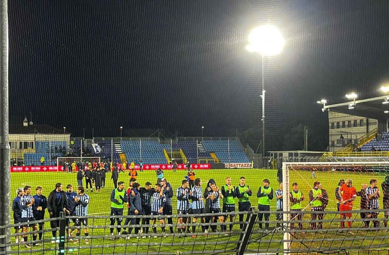 Lecco e Catania: attesa per i biglietti bloccati
