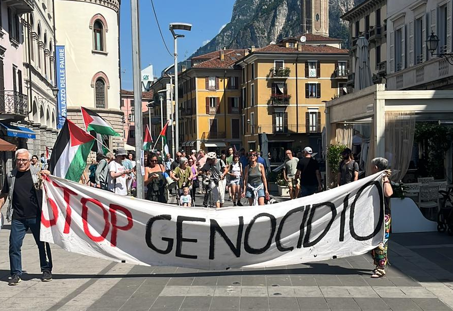 Lecco in piazza per Gaza: sciopero generale in corso
