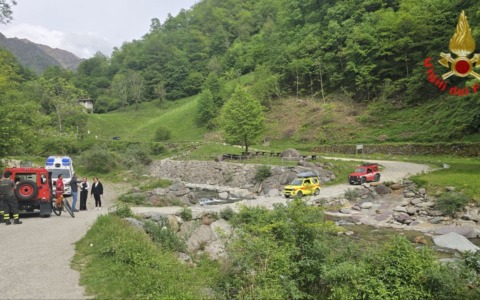 Premana, 62enne cade dalla moto: intervento congiunto di VVF e CNSAS