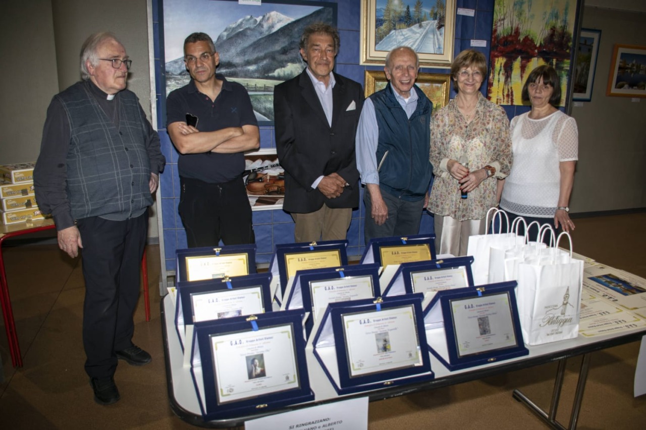Premiazione del concorso “Atmosfere di primavera” a Olate