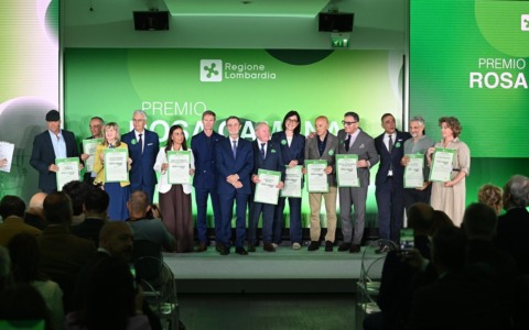 Riconoscimenti a Lecco ai Rosa Camuna 2026: premiati Cariboni, Croce Verde e Amici di Claudio