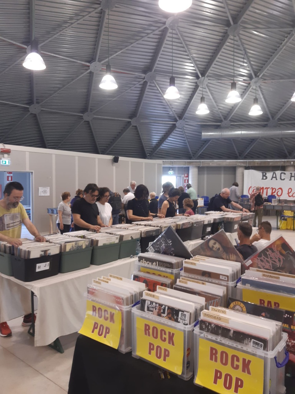 Successo per la banda di Oggiono tra concerti e fiere del vinile