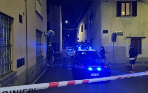Un 17enne accoltellato a Calco: condizioni gravi