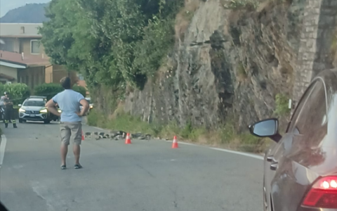 Bellano, incidente sulla SP62: auto si schianta contro un muro