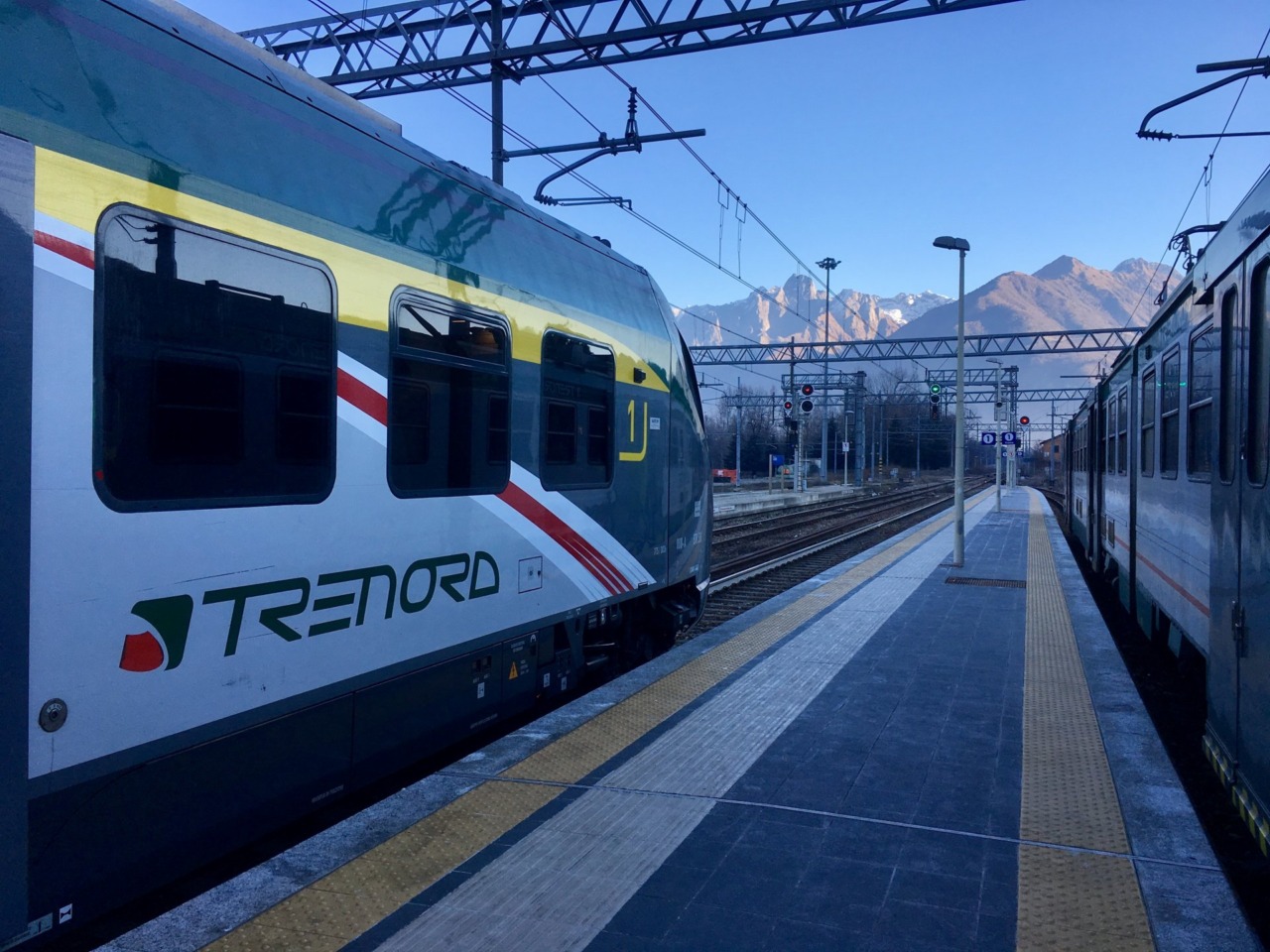 Fermi i treni sulla Tirano-Lecco-Milano: guasti e ritardi fino a 40 minuti