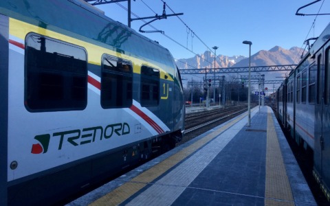 Fermi i treni sulla Tirano-Lecco-Milano: guasti e ritardi fino a 40 minuti