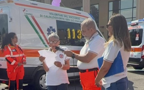 Inaugurate quattro ambulanze per il Soccorso di Calolziocorte: il commovente addio di Piera dopo 55 anni