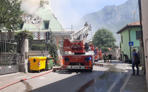 Incendio al cantiere dell’asilo nido di Bonacina: la città in lutto