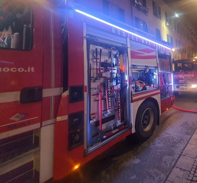 Incidente a Olginate: auto danneggia tubazione del gas