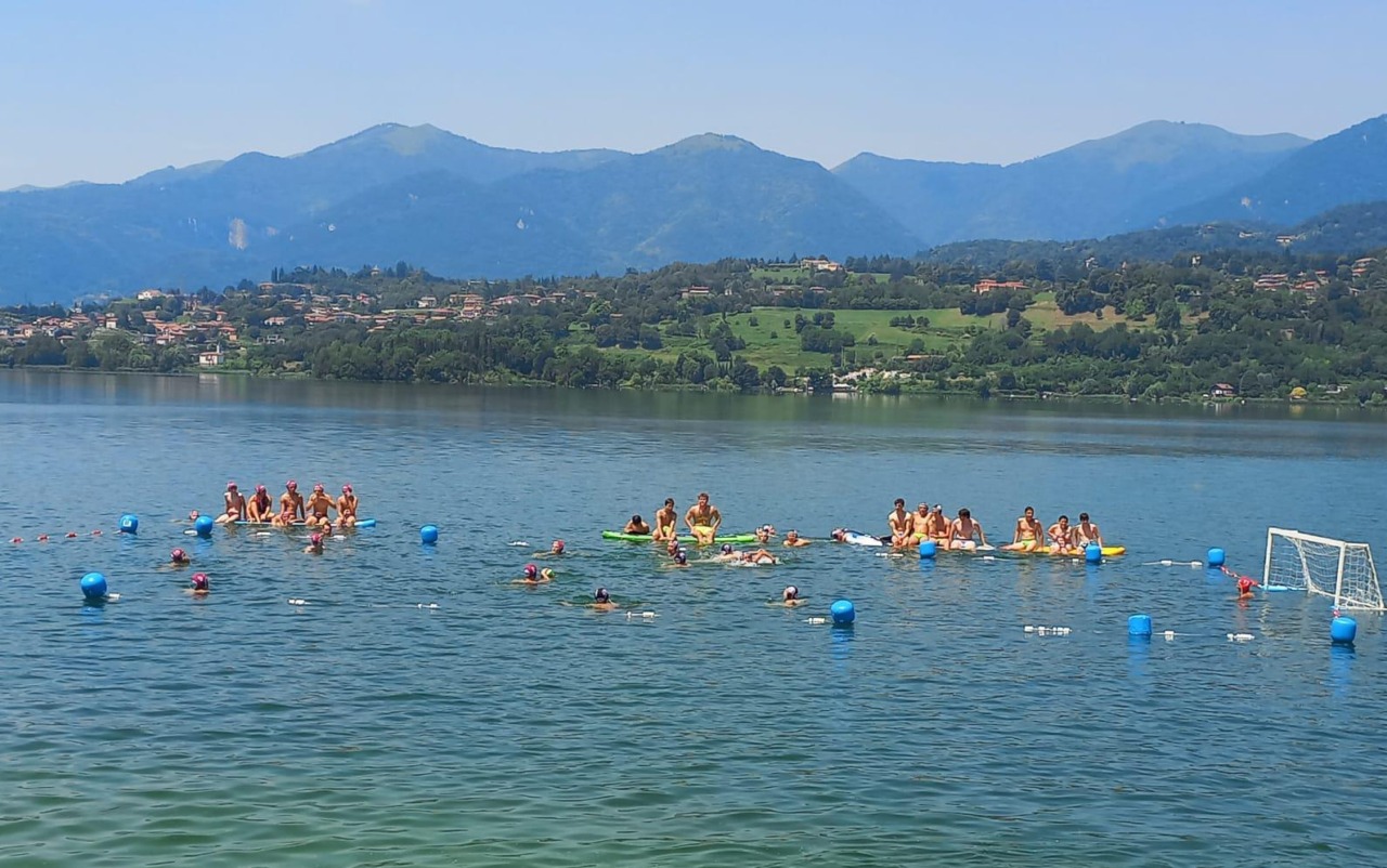 Pallanuoto al Lago di Pusiano: evento di successo “ad acqua aperta”