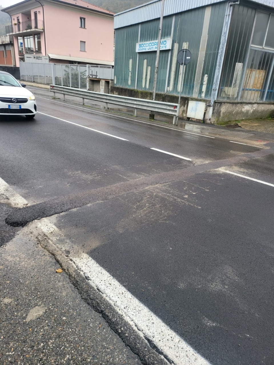 Pescate, l’ordinanza del sindaco De Capitani contro Open Fiber: “Strade pericolose e continui disagi”