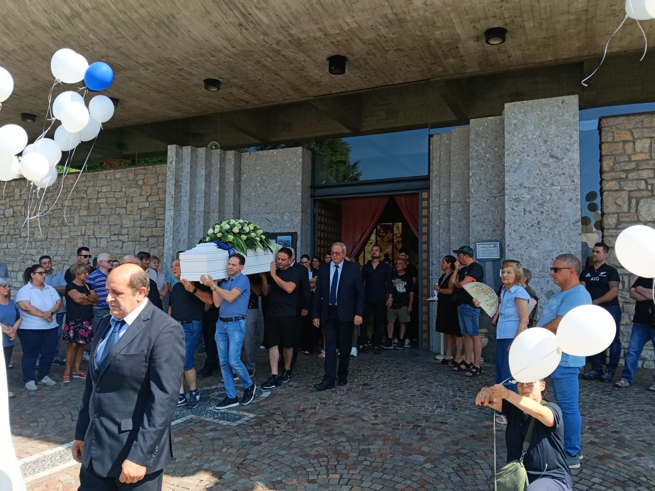 Calolziocorte piange Christian: l’ultimo saluto a un giovane guerriero