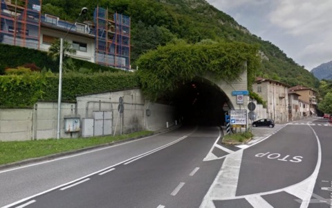 Chiusura notturna della galleria Parè sulla Lariana per lavori urgenti