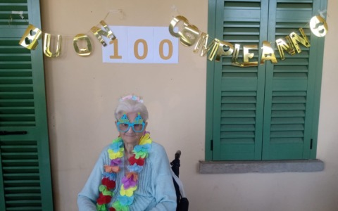 Elena Locatelli compie 100 anni: la storica barista del Bar Ciclamino