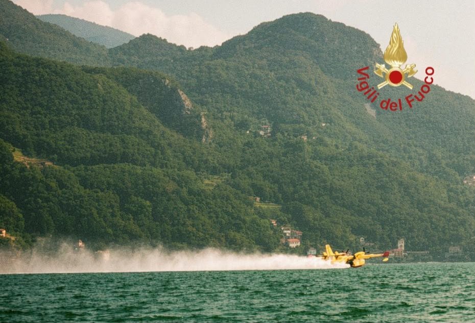 Fiamme a Premana: Canadair in azione per spegnere l’incendio boschivo