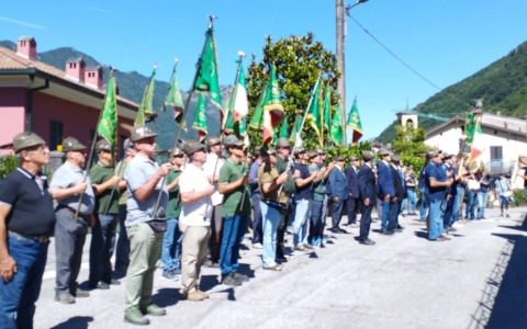 Gli Alpini di Cortabbio festeggiano 80 anni di storia