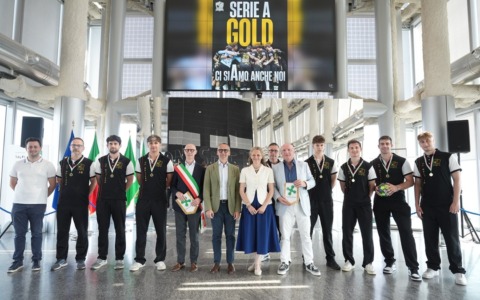 L’Hc San Giorgio Molteno celebra la promozione in Serie A Gold a Palazzo Lombardia