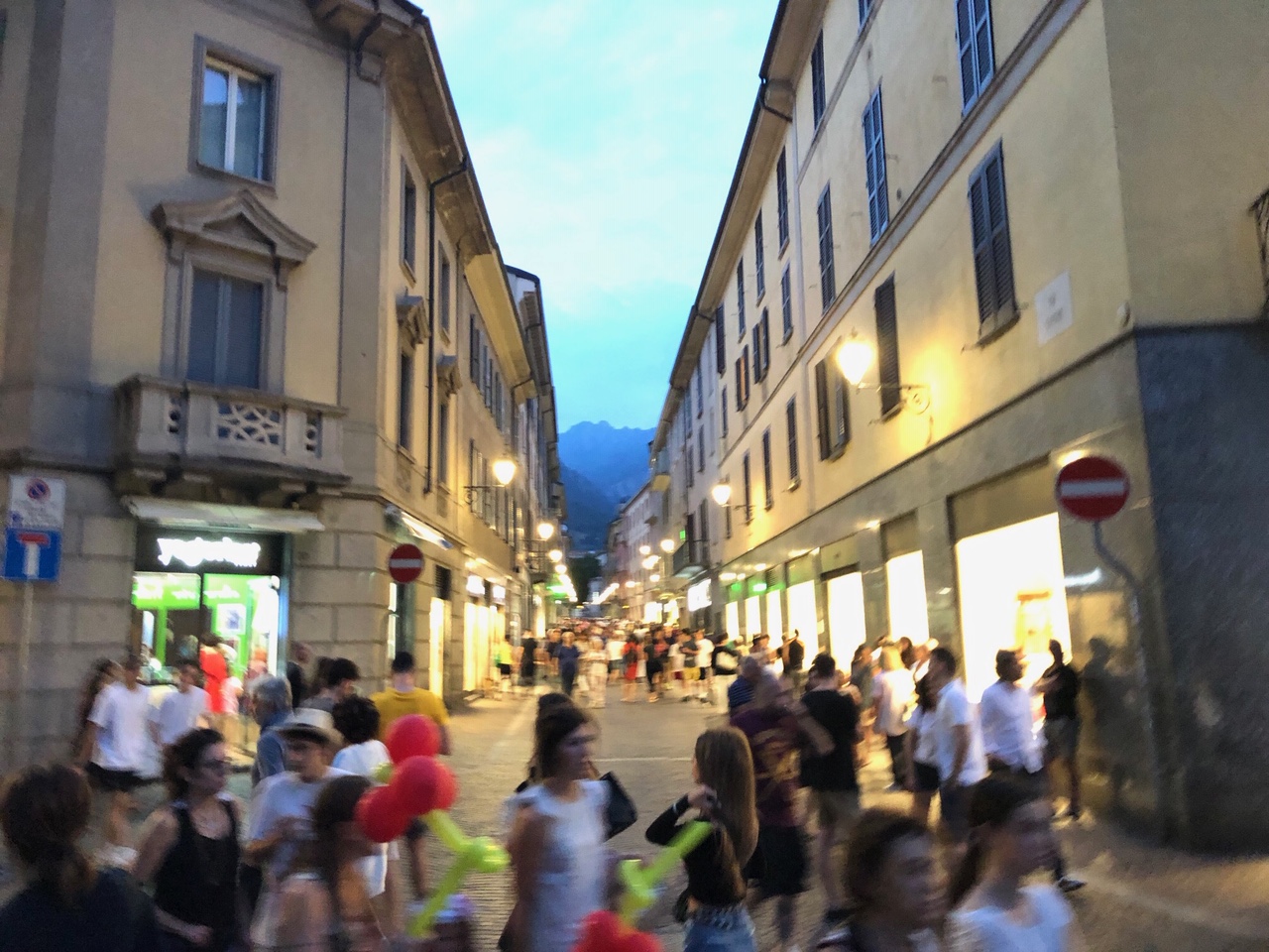 La venticinquesima edizione di Shopping di Sera Lecco si conclude con entusiasmo