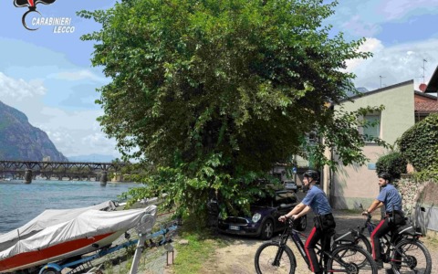 Lecco, Carabinieri pattugliano in e-bike per un’estate più sicura