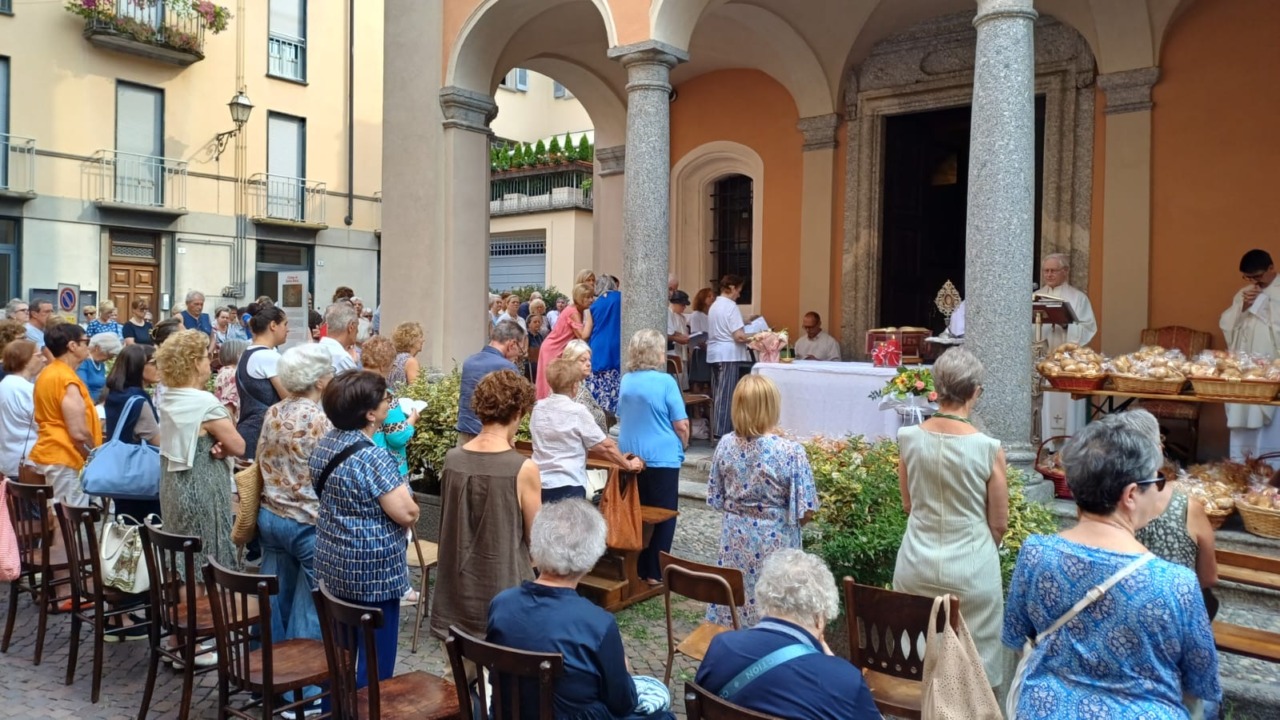 Lecco celebra Santa Marta con 800 michini distribuiti