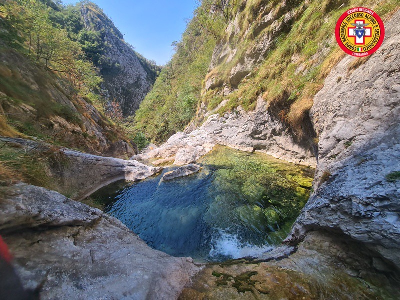 Lecco, escursionista ferita nel torrente Caldone: recupero con elisoccorso