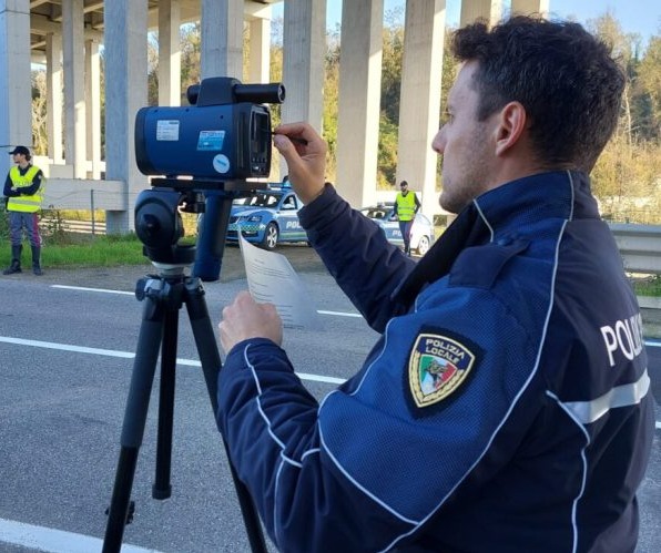 Multe nel Lecchese: oltre 6 milioni di euro incassati, ma il nuovo decreto minaccia gli autovelox