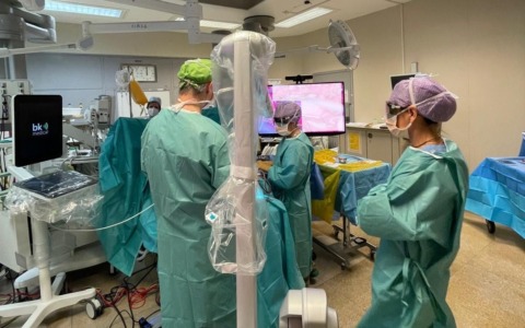 Ospedale Manzoni di Lecco completa il primo intervento endovascolare dell’arco aortico