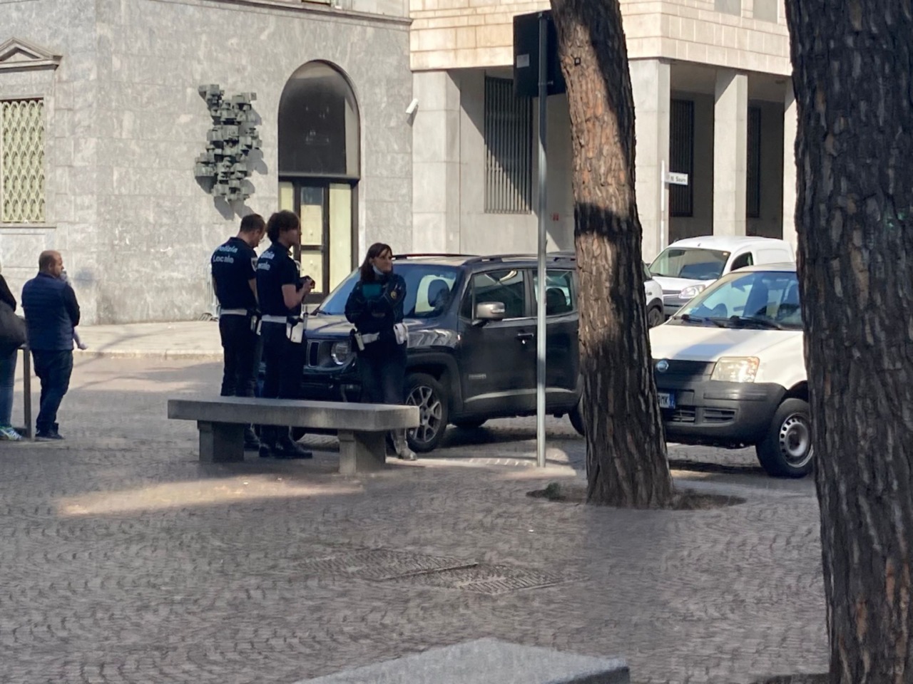 Piazza Garibaldi a Lecco: quattro allontanamenti per comportamenti molesti
