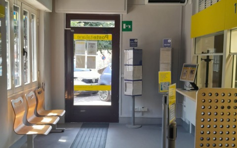 Riapre a Dervio l’ufficio postale dopo la ristrutturazione