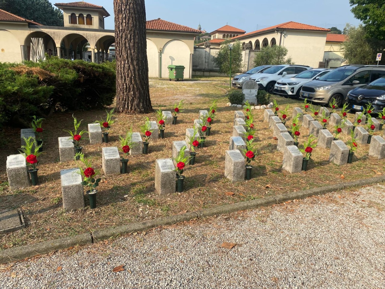 Rifioriscono i cippi a Civate grazie agli Alpini