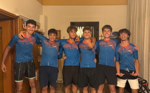 Sei giovani lecchesi in bicicletta verso Parigi: la sfida dei 1.100 chilometri