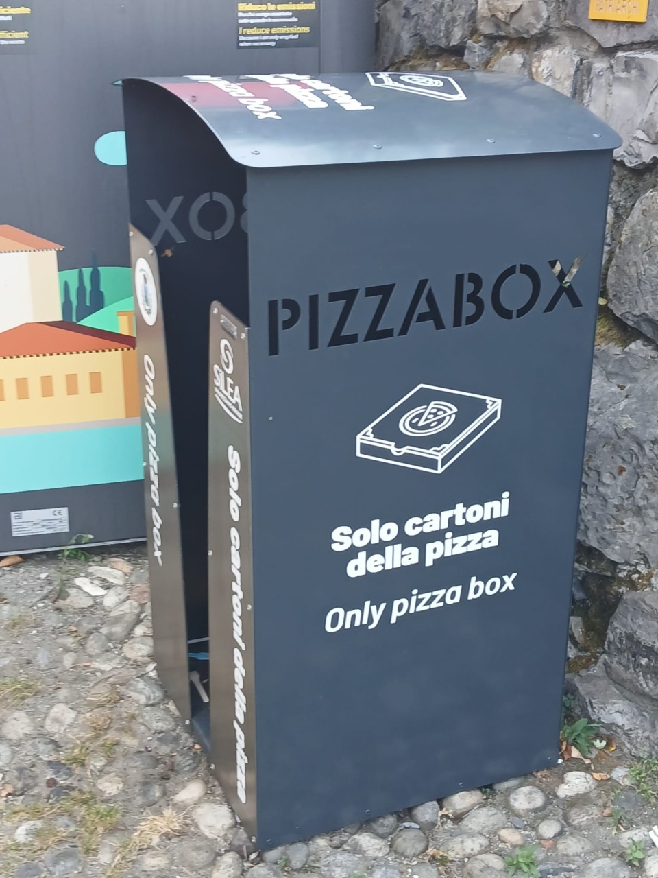Il Comune di Varenna installa 35 nuovi cestini per migliorare la raccolta rifiuti